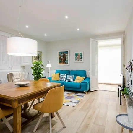 Lovely Designed House Connected To Center * Cornella de Llobregat