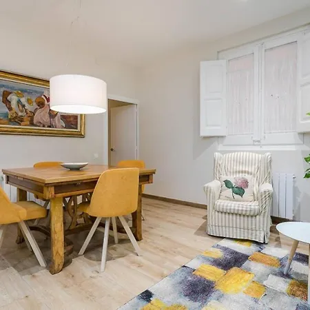Lovely Designed House Connected To Center * Cornella de Llobregat