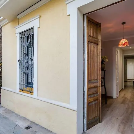 Lovely Designed House Connected To Center Cornellà de Llobregat